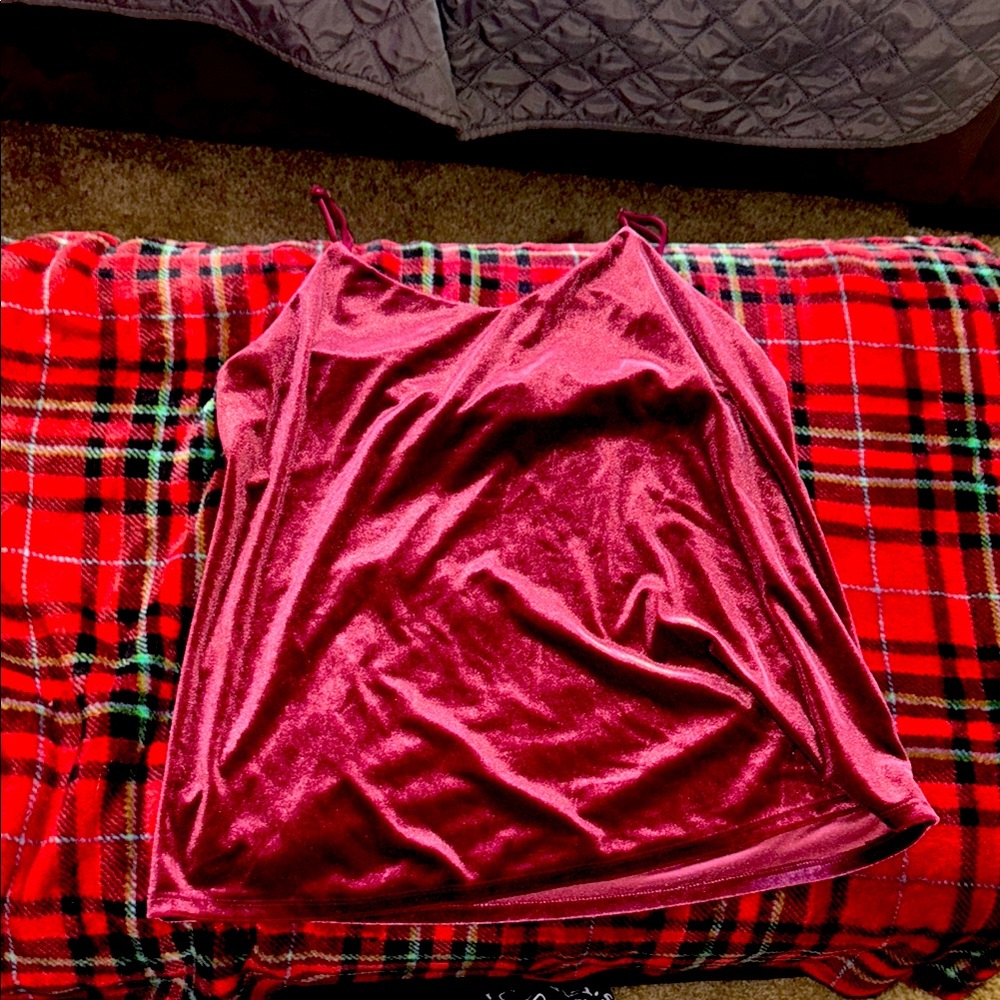Maroon tank top velvet